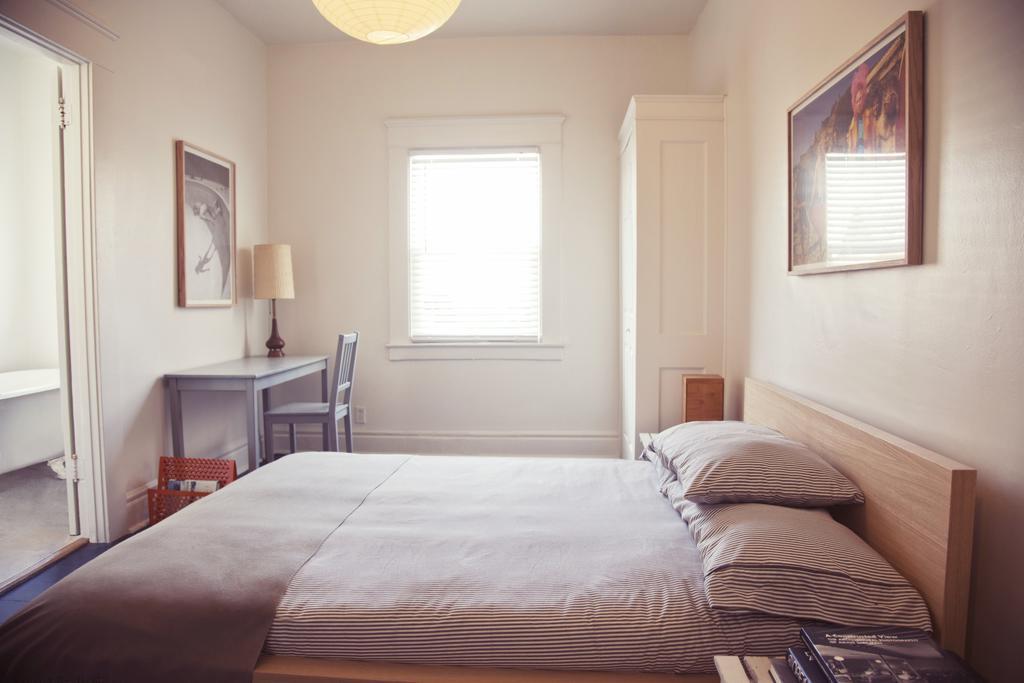 The Rose Hotel Los Angeles Room photo